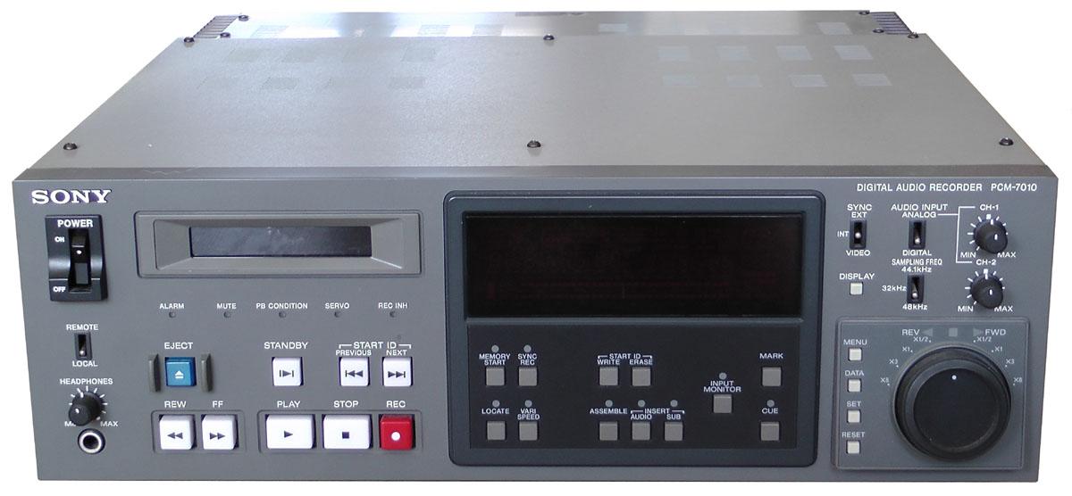 Sony PCM-7010 DAT Digital audio recorder